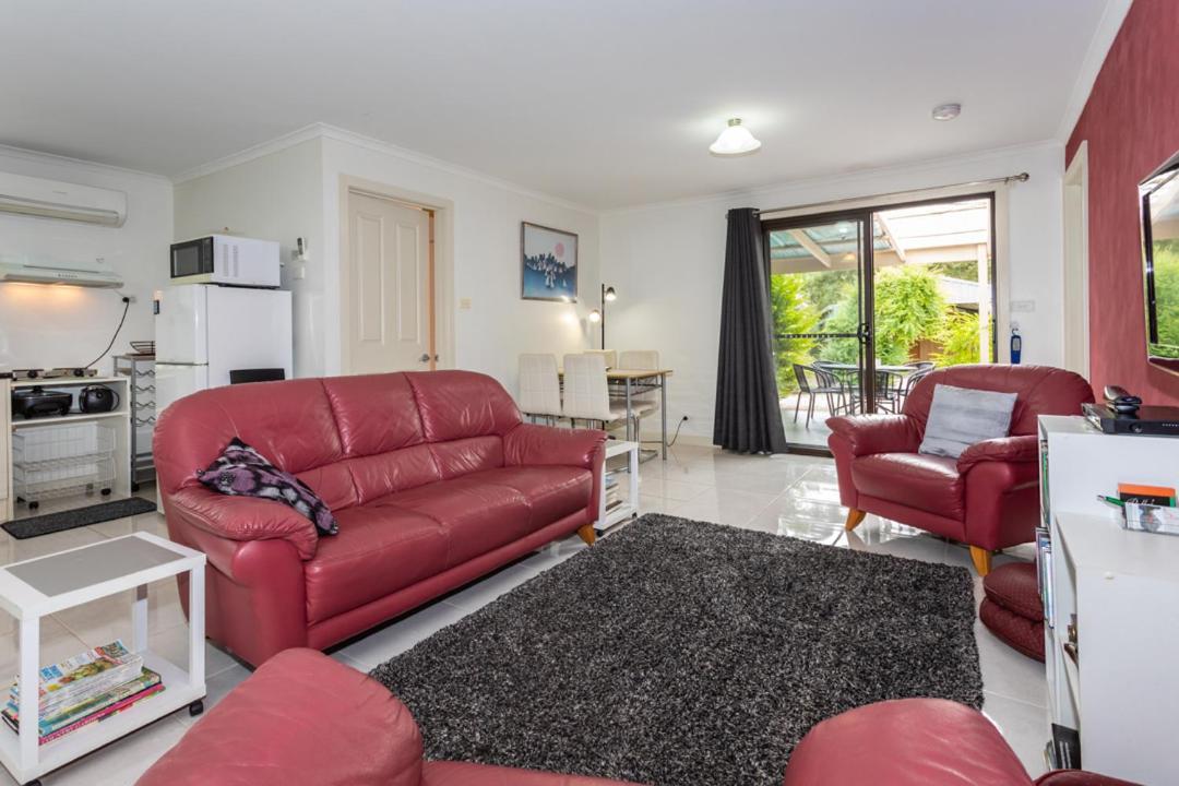 Altona Garden Retreat Country house *